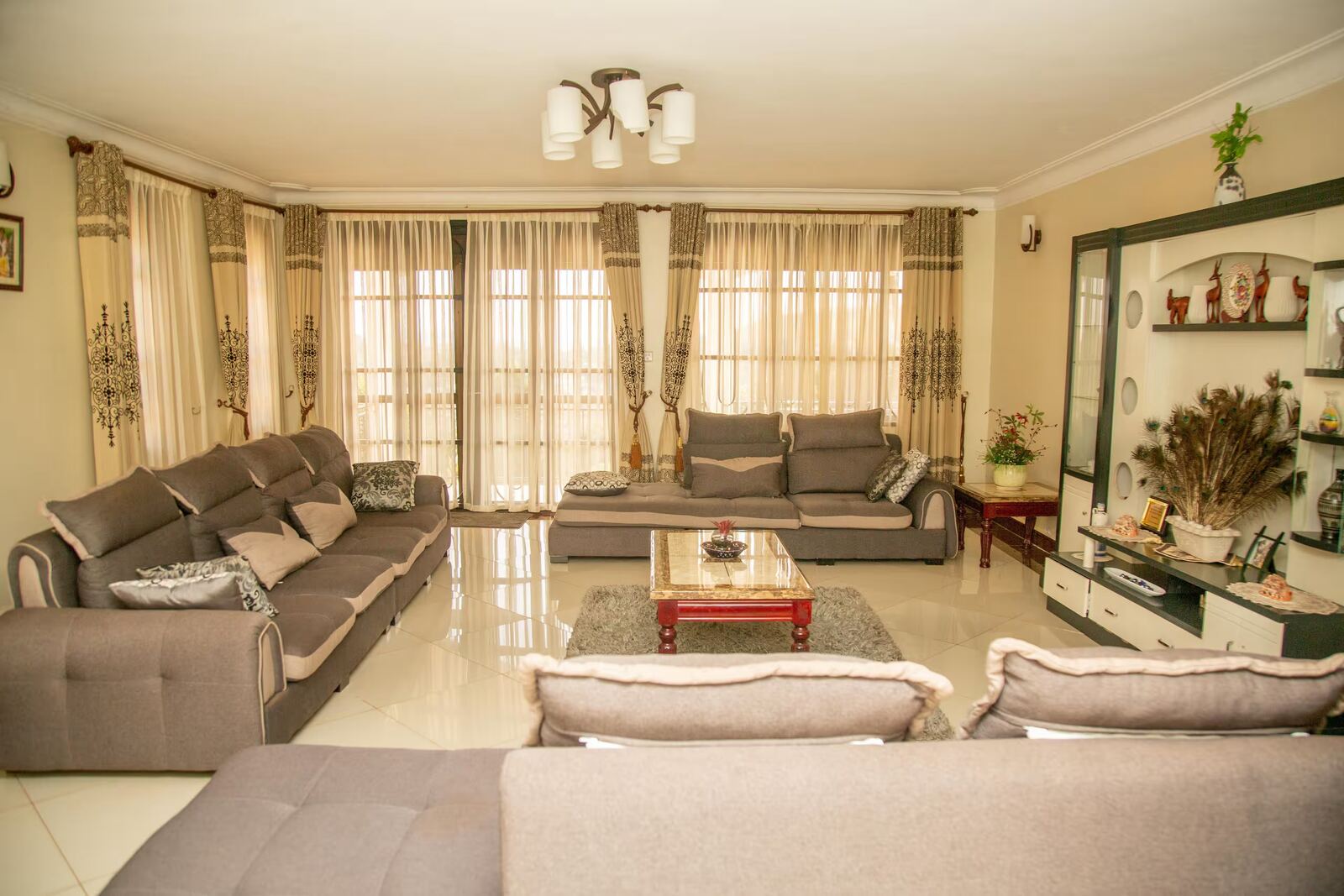 Shared living room at Crystal HomeStay